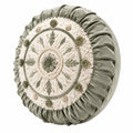 Cuscino decorativo rotondo 45 cm in velluto verde salvia con ricamo floreale